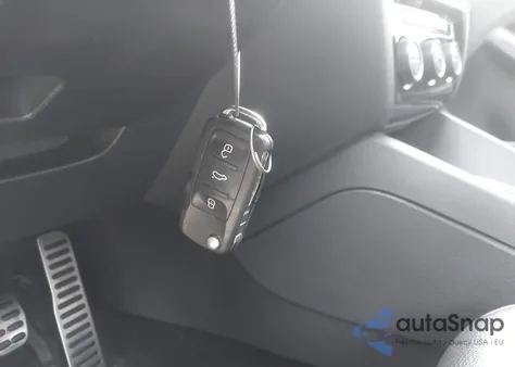 2017 Volkswagen Jetta Gli из США, поврежденный, VIN 3VW5T7AJ8HM344923